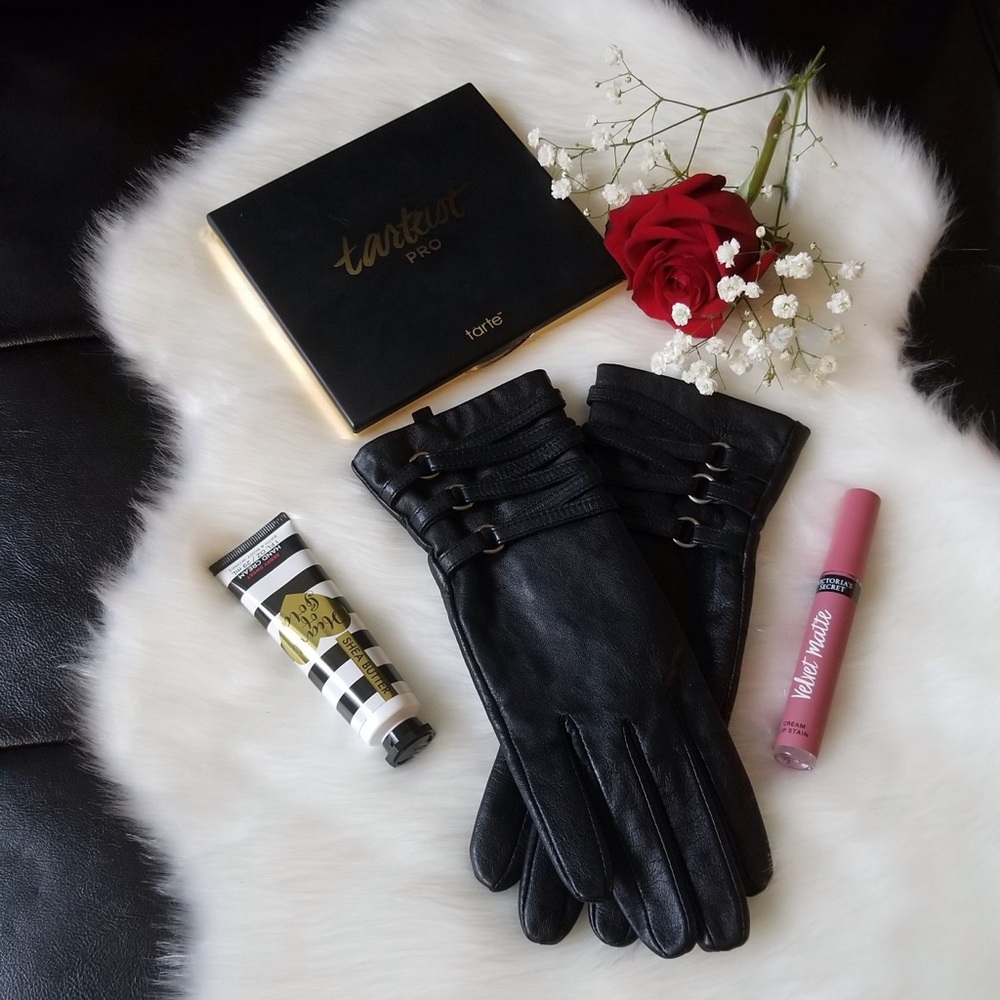Leather gloves
